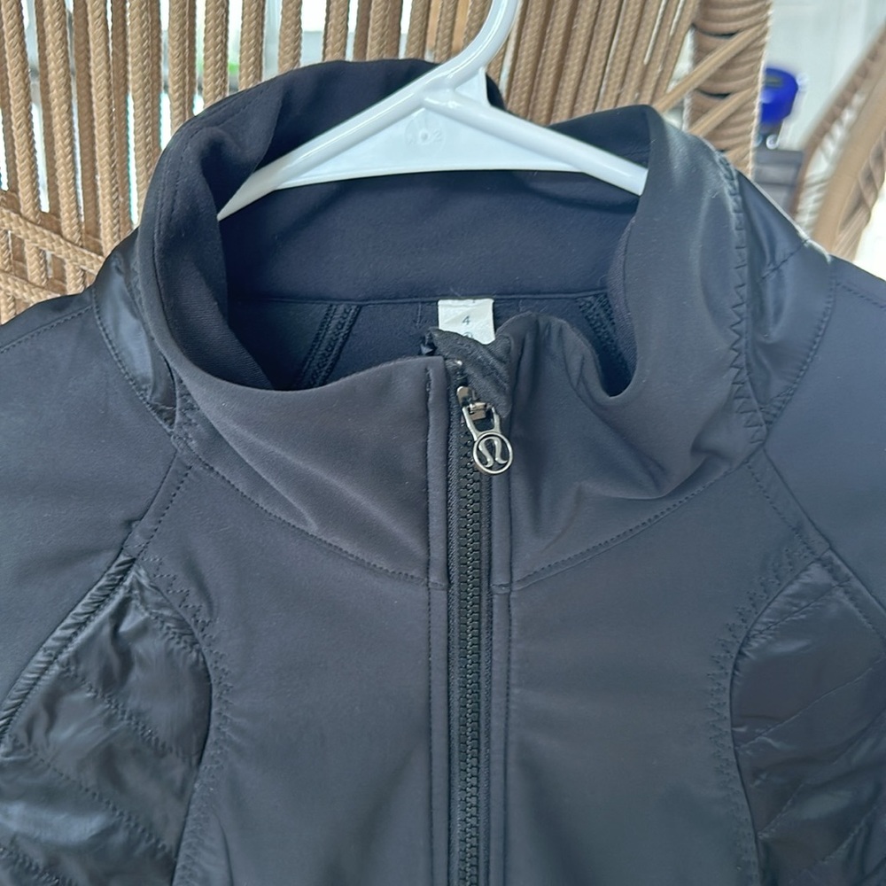 Lululemon black shell jacket - Picture 2 of 4